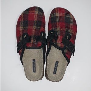 American Eagle plaid shoes